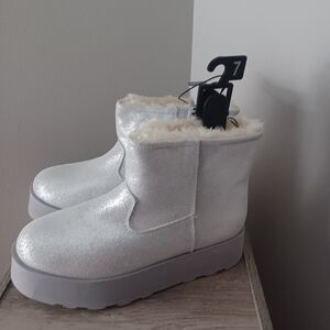 Time And Tru Platform Silver Glitter Boots 7